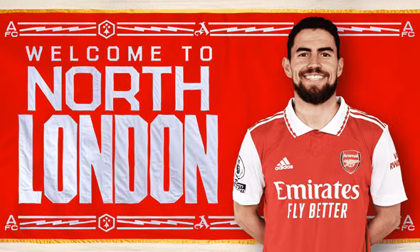 Jorginho gia nhập Arsenal