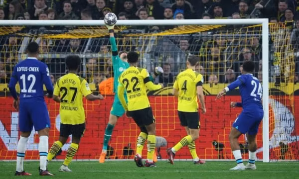 Chelsea thua sát nút Dortmund tại Champions League
