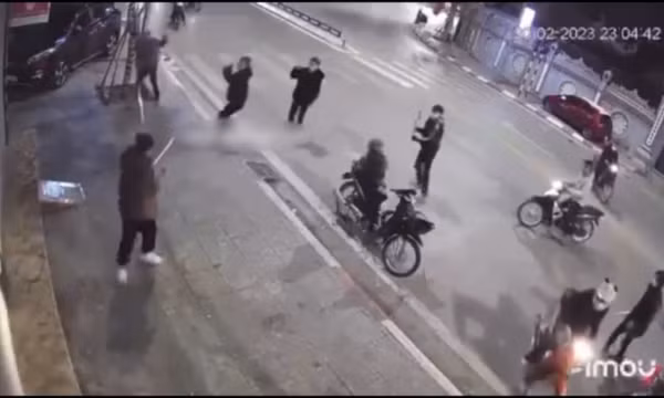 Triệu tập nhóm côn đồ nhí trong clip “đại náo cầu Kỳ Cùng”