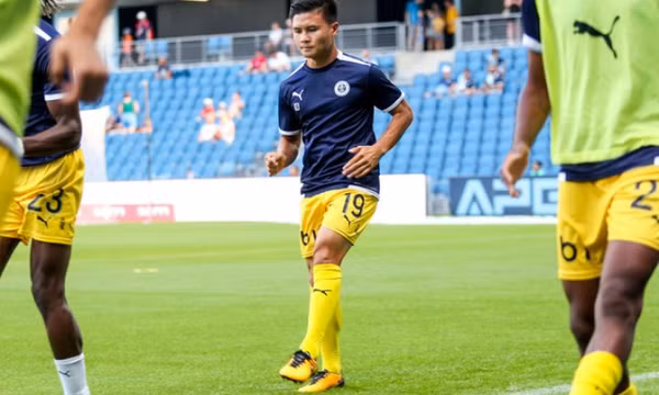 Quang Hải xin rút khỏi đội hình Pau FC