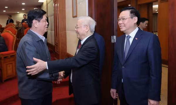Hội nghị Bộ Chính trị gặp mặt các nguyên lãnh đạo cấp cao của Đảng và Nhà nước