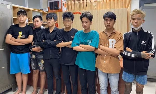 Phá băng nhóm gây ra loạt vụ cướp hoa tiền trong ngày Valentine