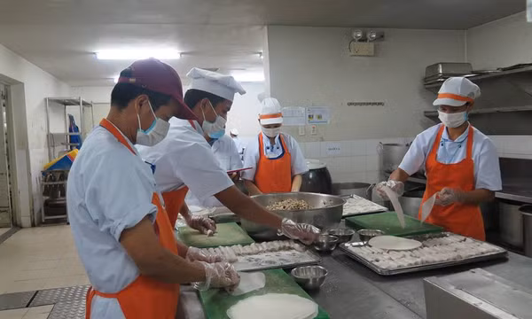 Bộ Y tế đề nghị tăng cường đảm bảo an toàn thực phẩm bếp ăn tập thể