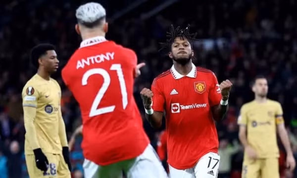 Man Utd loại Barca khỏi Europa League