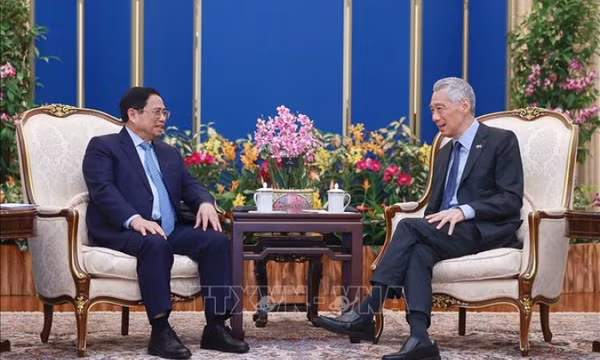 Thủ tướng Phạm Minh Chính dự lễ đón, hội đàm với Thủ tướng Lý Hiển Long