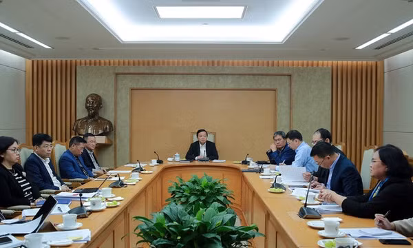 Khẩn trương hoàn thiện hai nghị định quan trọng về đất đai và lấn biển