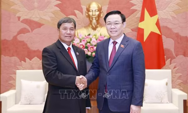 Quốc hội Việt Nam sẵn sàng trao đổi, chia sẻ kinh nghiệm với Quốc hội Lào