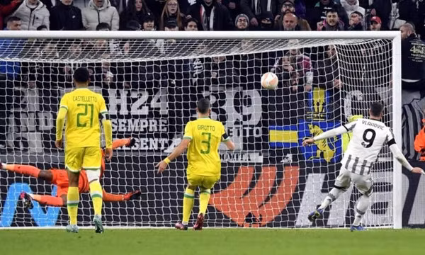 Juventus vuột chiến thắng ở lượt đi play-off