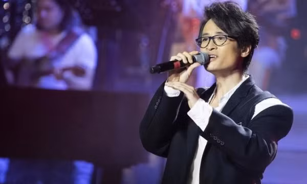 Ồ ạt bán lỗ vé show Hà Anh Tuấn: Bàn tay phe vé hay sai lầm của ê-kíp?