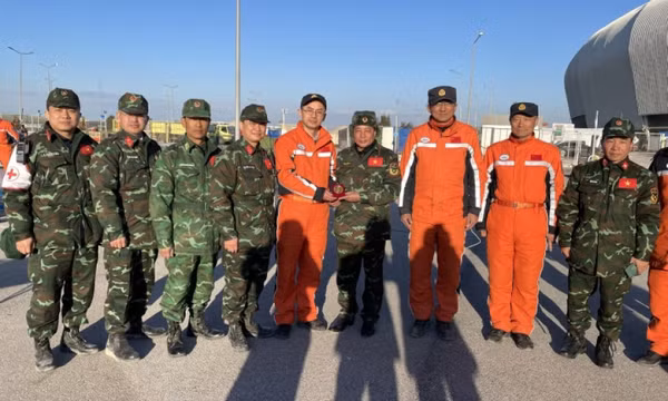 Lực lượng quân đội Việt Nam phối hợp các nước hỗ trợ Thổ Nhĩ Kỳ