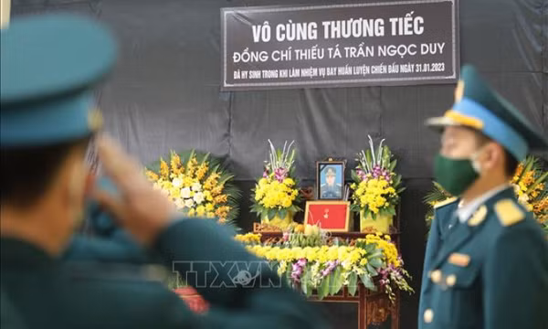 Tổ chức lễ tang phi công Trần Ngọc Duy hy sinh trong khi làm nhiệm vụ