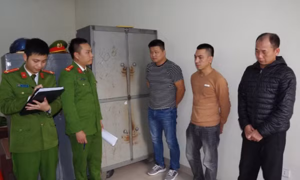 Khởi tố 3 kẻ gây chiến trên đường cao tốc