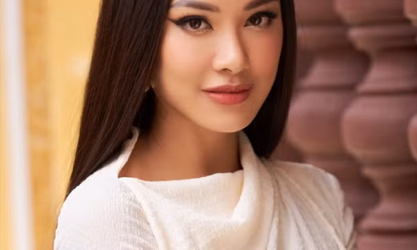 Trước Ngọc Châu, những nàng hậu nào từng vướng scandal học vấn?