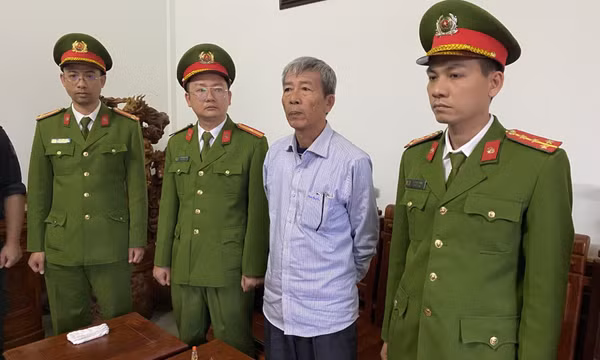Bắt giám đốc và thuộc cấp tham ô hơn 34 tỉ đồng