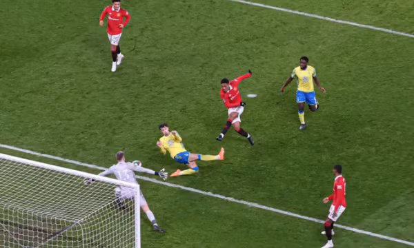 Man Utd vào chung kết Cup Liên đoàn Anh