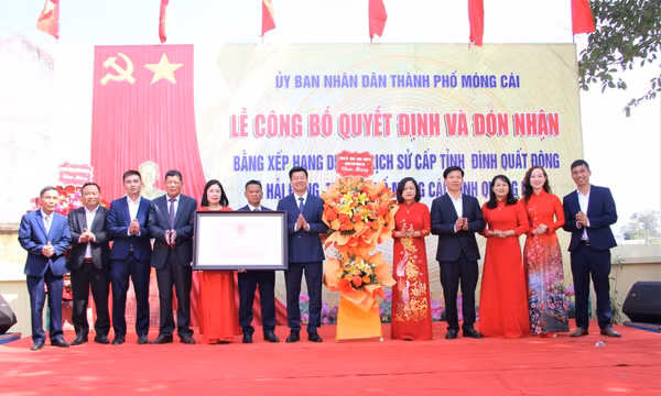 Lễ công bố Quyết định và đón nhận Bằng xếp hạng Di tích lịch sử cấp tỉnh đình Quất Đông