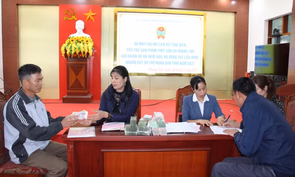 Quảng Yên: Giải ngân 1 tỷ đồng triển khai mô hình chuyển đổi vật liệu nổi quy chuẩn