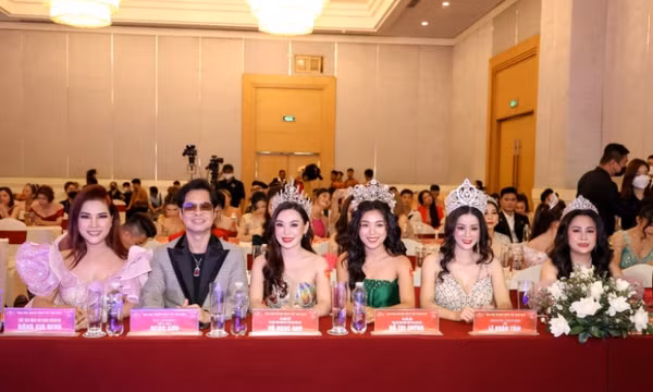 Danh ca Ngọc Sơn làm trưởng ban giám khảo chấm hoa hậu