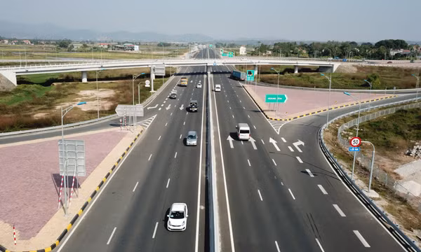 Phát triển hạ tầng giao thông kết nối vùng