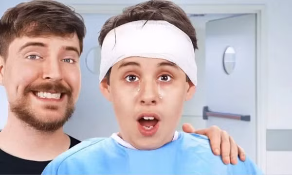 YouTuber gây tranh cãi khi tài trợ mổ mắt cho 1.000 người khiếm thị