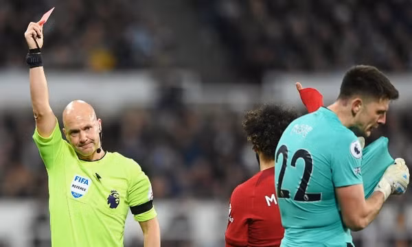 MU nhận niềm vui không ngờ chung kết League Cup, Newcastle méo mặt