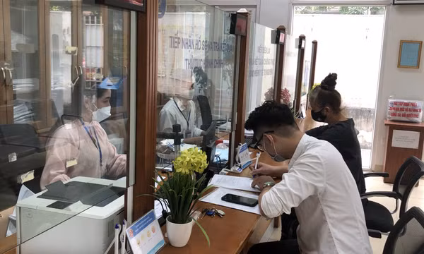 Bổ nhiệm vào ngạch công chức phải đảm bảo các điều kiện nào?