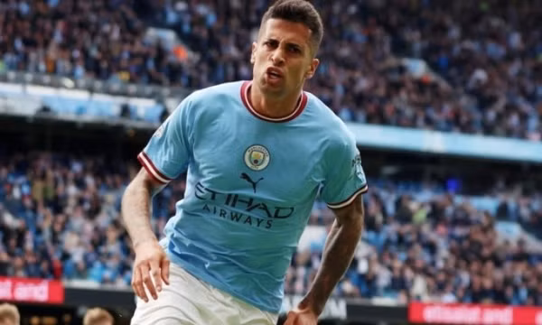 Man City cho Bayern mượn miễn phí Cancelo