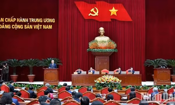 Ngày làm việc thứ nhất của Hội nghị Trung ương khóa XIII