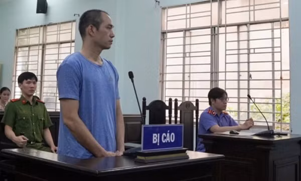 Đối tượng đánh liên tiếp vào mặt cô gái trên đường bị phạt 1 năm tù