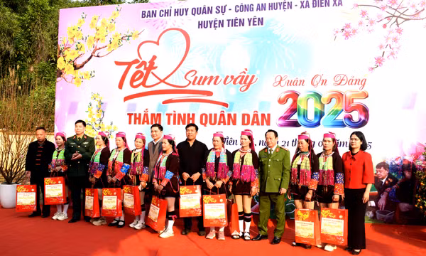 “Tết sum vầy, Xuân ơn Đảng thắm tình quân dân năm 2025" tại Tiên Yên