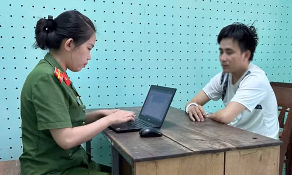 Vợ xúi chồng dọa đăng ảnh nóng cô người tình để tống tiền