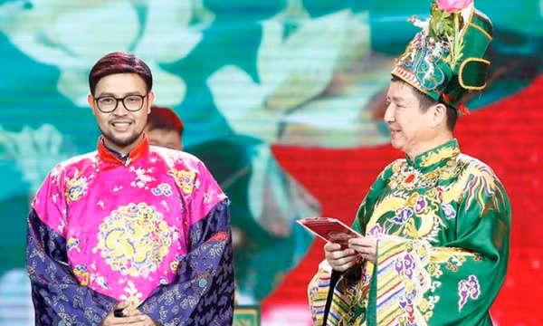 Mối quan hệ đặc biệt giữa Thái Sơn và NSND Tự Long ở Táo Quân