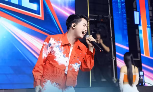Anh tài thống trị nhạc Tết Việt