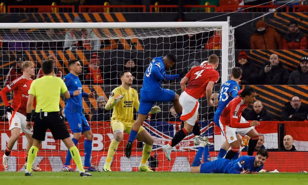 Man Utd thắng ở phút bù nhờ Bruno Fernandes