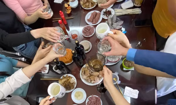 9 nguyên tắc khi uống rượu bia ngày Tết giảm tác hại cho sức khỏe