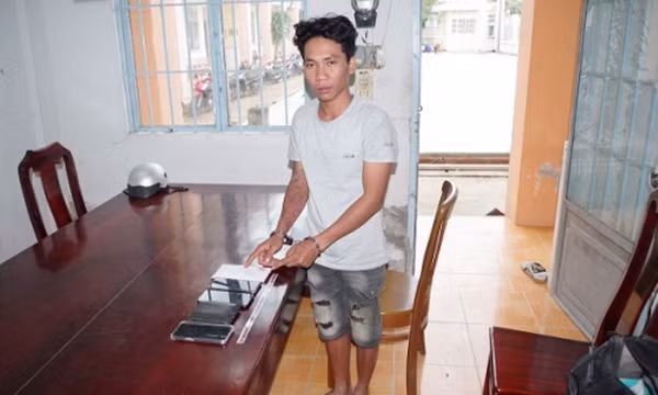 Đến nhà bạn nhậu, thấy chủ say, khách trộm luôn tài sản