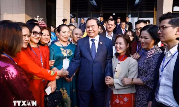 Người Việt Nam ở nước ngoài là cầu nối quan trọng giữa Việt Nam với thế giới