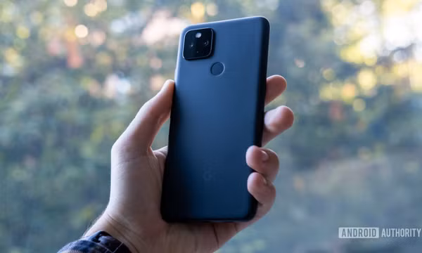 Hãng smartphone thừa nhận bản cập nhật phần mềm khiến thời lượng pin kém đi: Sẵn sàng thay pin miễn phí