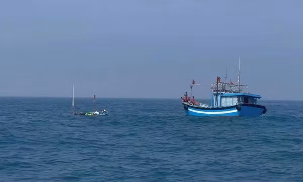 Bình Thuận: Tìm thấy thi thể 1 thuyền viên vụ chìm tàu cá, 3 người vẫn mất tích
