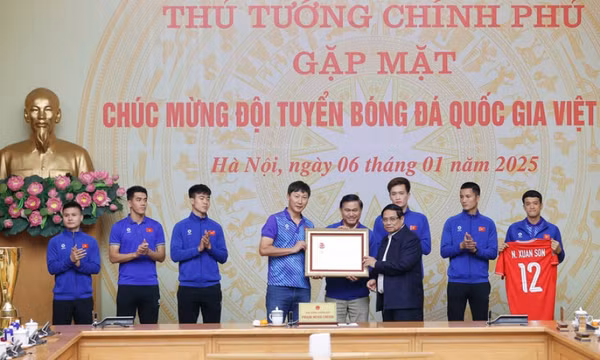 Thủ tướng: Hương vị chiến thắng còn mãi, nhưng bóng đá Việt Nam phải vô địch châu Á và dự World Cup