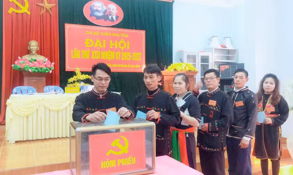 Đợt sinh hoạt chính trị sâu rộng ở cơ sở