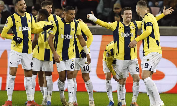 Mourinho mỉa mai UEFA khi Fenerbahce được cứu ở Europa League