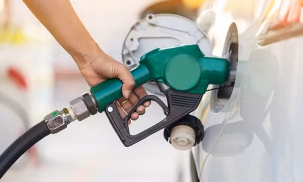 Nước vào bình xăng ô tô thì xử lý thế nào?