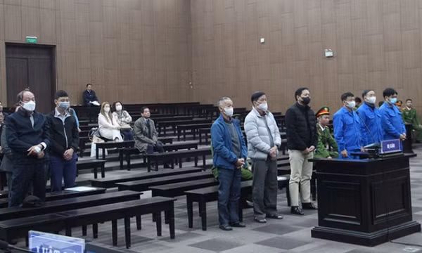 Ông Mai Tiến Dũng lĩnh 30 tháng tù treo