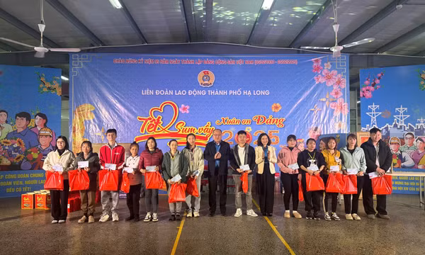LĐLĐ TP Hạ Long tổ chức Tết sum vầy - Xuân ơn Đảng 