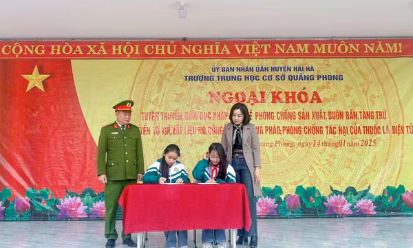 Tuyên truyền pháp luật về vũ khí, vật liệu nổ, công cụ hỗ trợ