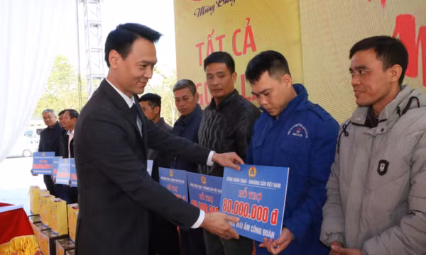 Đưa đón công nhân về quê ăn Tết