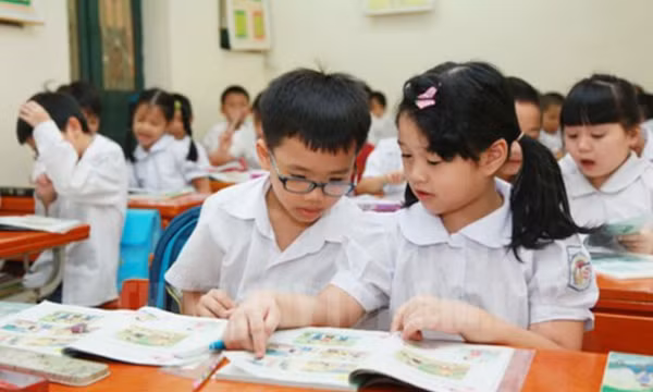 2 nhóm học sinh, sinh viên không phải đóng học phí