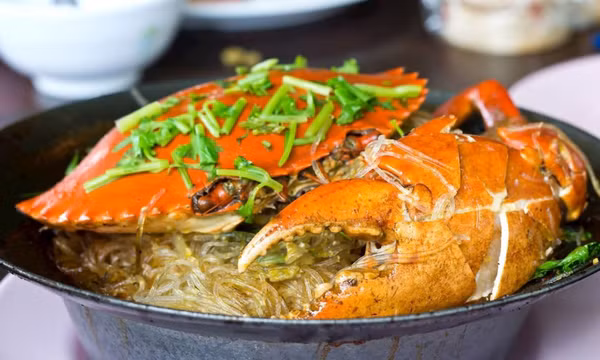 Miến xào cua của Việt Nam được chuyên trang ẩm thực nổi tiếng vinh danh