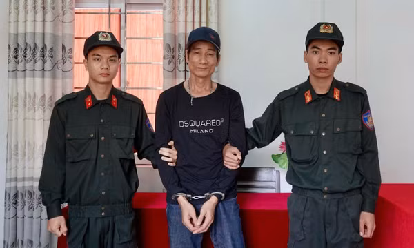 Bắt tạm giam kẻ trông coi thuê rồi trộm cây gỗ Giáng Hương